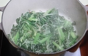 葉物野菜オリーブ蒸し